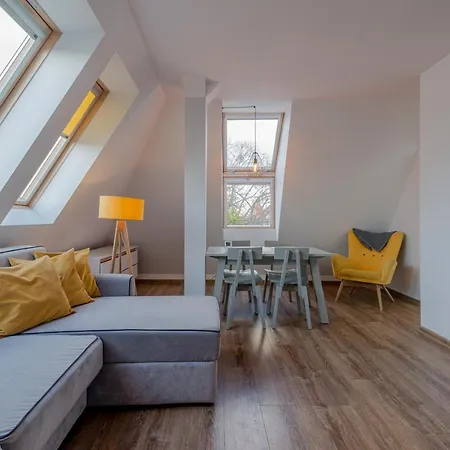 Sloneczne Poddasze Przy Molo I Plazy Апартаменти *