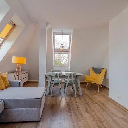 Sloneczne Poddasze Przy Molo I Plazy Апартаменти *